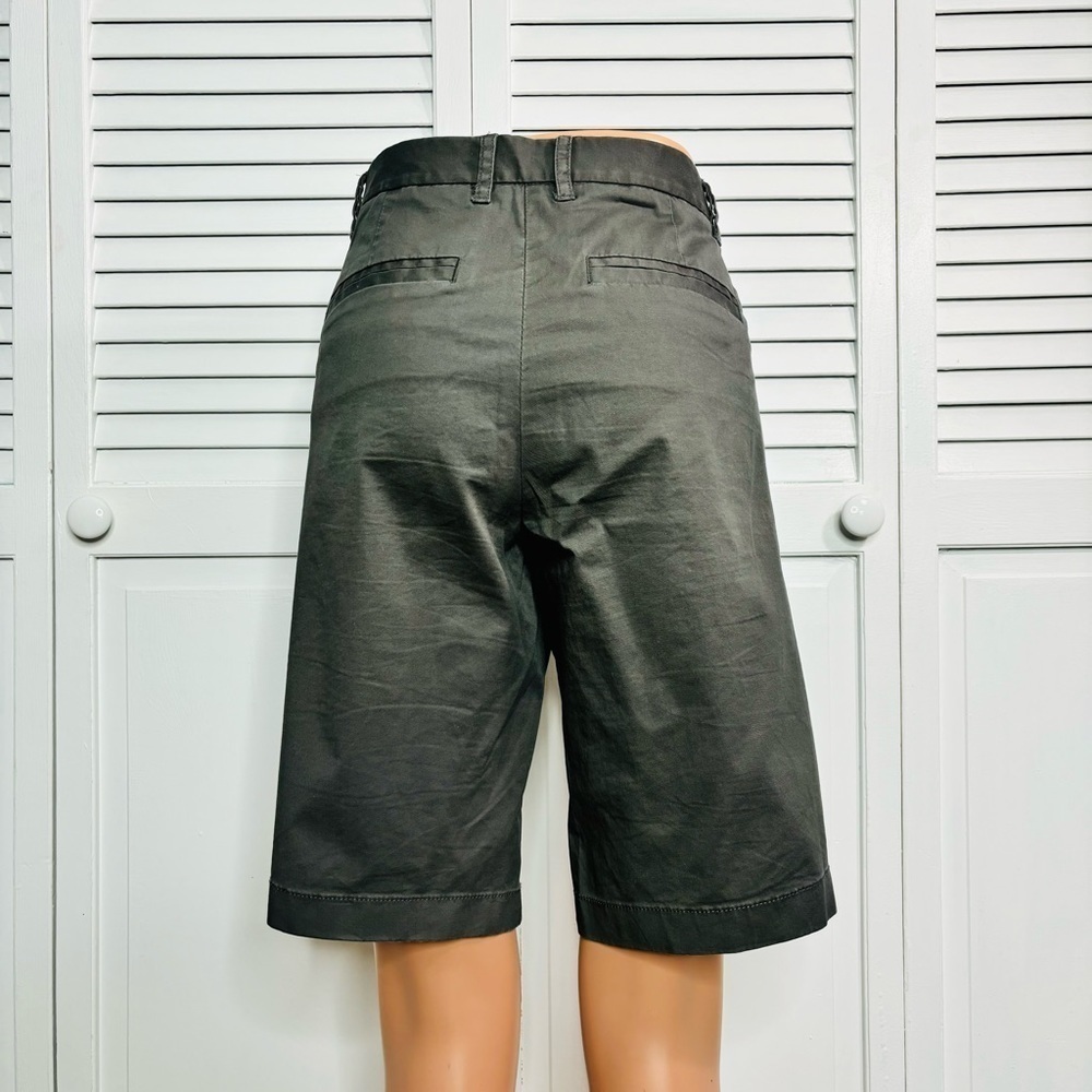 Price is firm J. CREW Stretch Gray Bermuda Shorts Size 4 - Picture 7 of 7